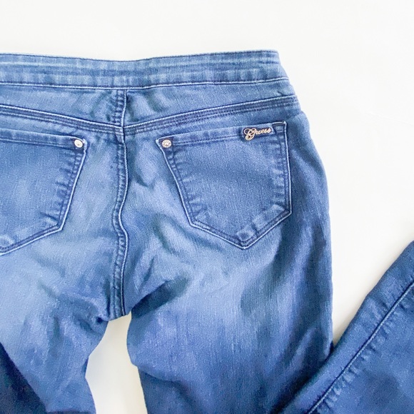 Guess Mid Rose Jegging - Picture 2 of 6